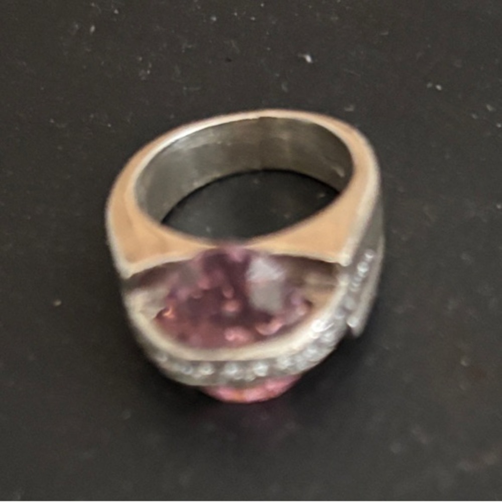 Source Unknown Silver Ring with Rose Quartz Gemstone and Crystals